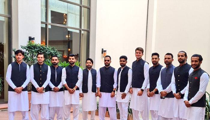 وزیراعظم عمران خان سے قومی ٹی ٹوئنٹی ورلڈ کپ سکواڈ کی ملاقات