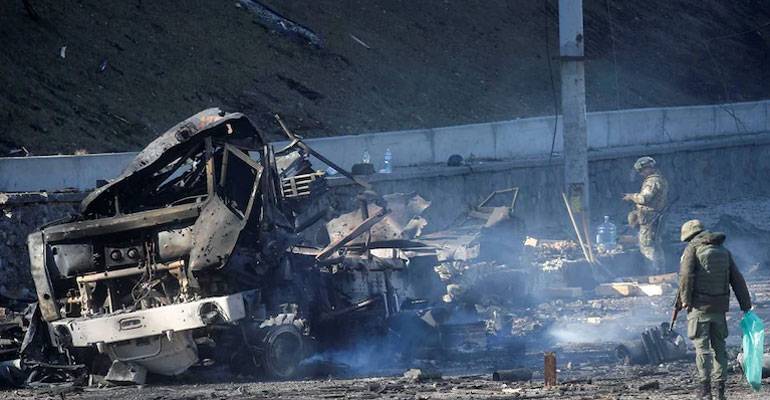 روس کے یوکرین پر حملے، پل اور ائیرپورٹ تباہ، مزید 3 شہری ہلاک