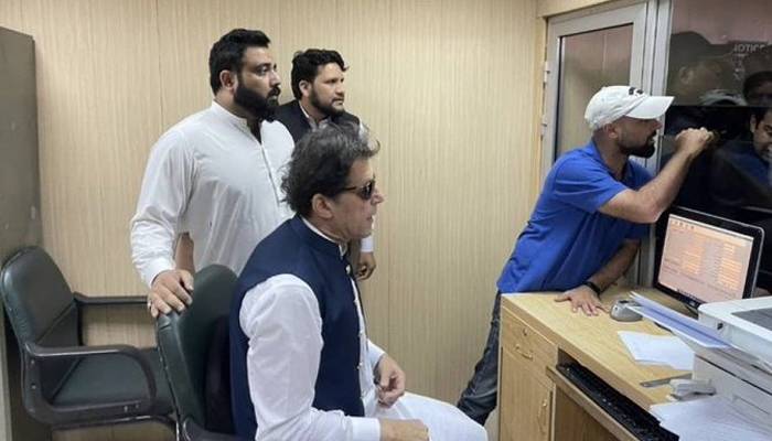 عمران خان کی گرفتاری پر پی ٹی آئی رہنماؤں کا ردعمل