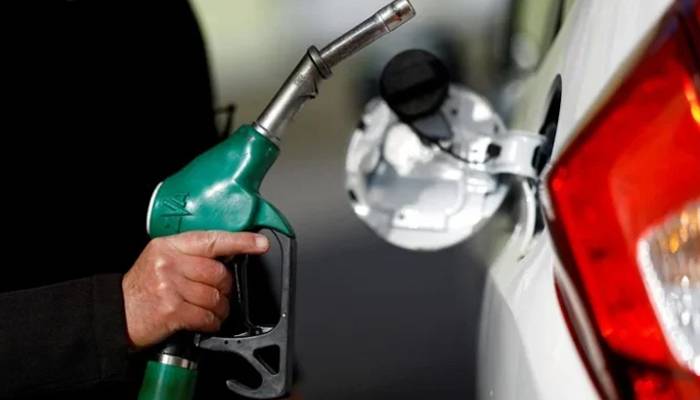 روسی تیل کی آمد: پاکستان میں پیٹرول کی قیمت میں بڑی کمی!