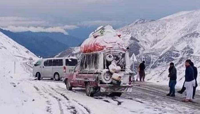 گلگت بلتستان کے سیاحتی مقامات پر پہلی برفباری 