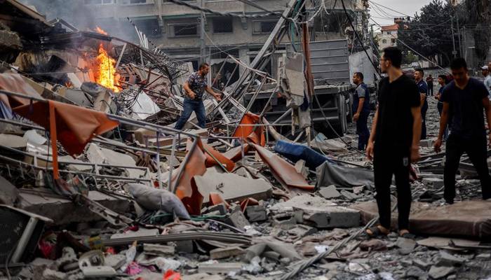 اسرائیلی حملوں میں تیزی، 24 گھنٹوں میں ہسپتالوں، کیمپوں کے اطراف بمباری