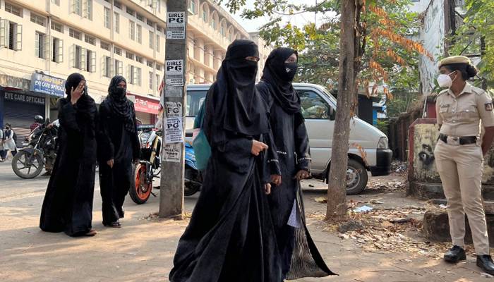 بھارتی ریاست کرناٹک میں حجاب پر پابندی ختم کرنیکا اعلان