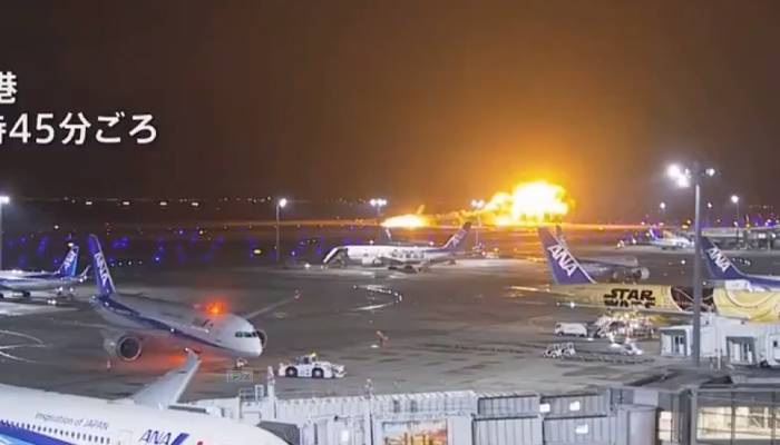 JAL plane got fire