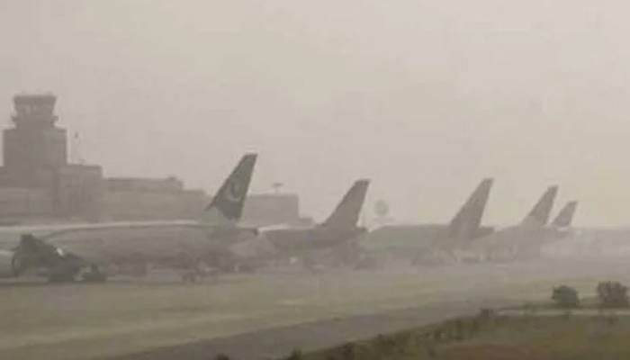 لاہور ائیرپورٹ پر دھند، فضائی آپریشن شدید متاثر