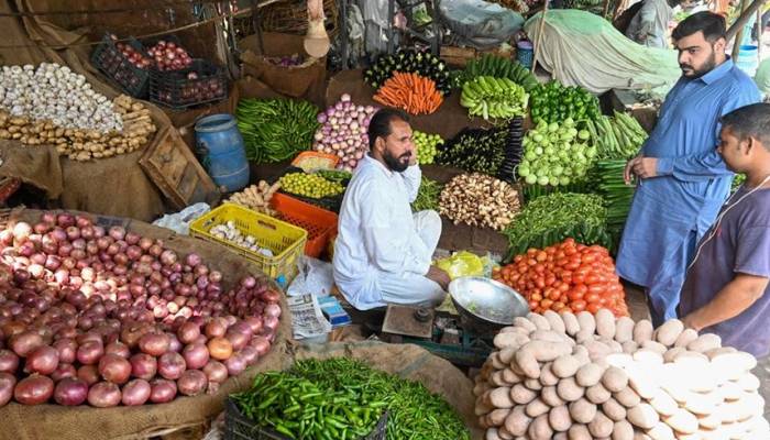 رمضان آتےہی مہنگائی کانیاطوفان،برائلرسمیت سبزیوں کی قیمت میں بڑااضافہ