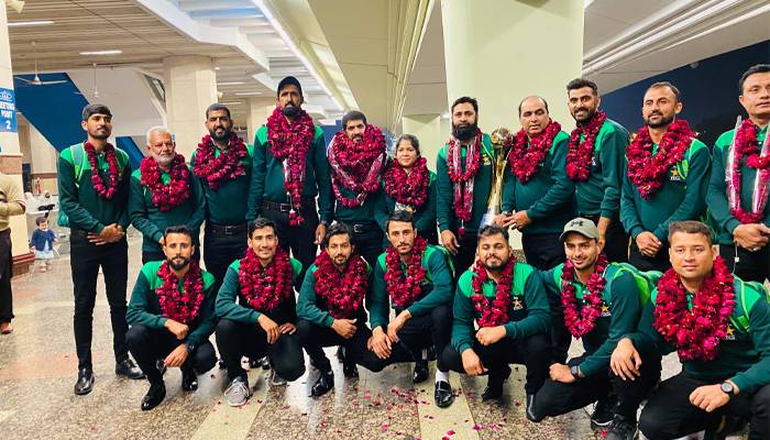 ڈیف ٹی20 کرکٹ ورلڈ کپ کی فاتح ٹیم لاہورپہنچ گئی