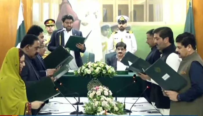 سندھ کابینہ میں توسیع 8 وزراء نے حلف اٹھالیا 