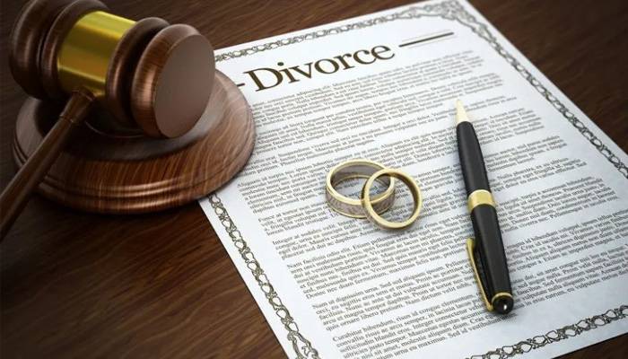 لا فرم نےغلط جوڑے کی طلاق کروادی