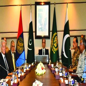 وزیراعظم اور مسلح افواج کے سربراہان کا آئی ایس آئی ہیڈ کوارٹرز کا دورہ